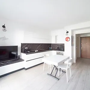 Hbhall 9 Apartament Mediolan